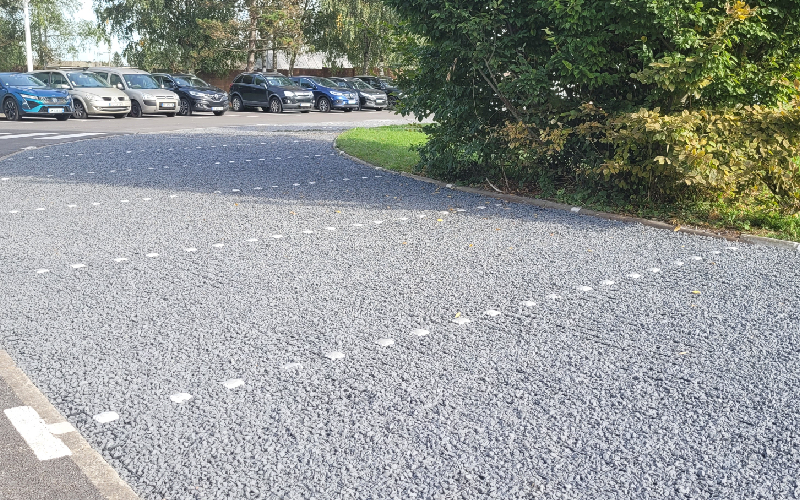 Dalle alvéolaire nidagravel NG040 pour parking en graviers — free download